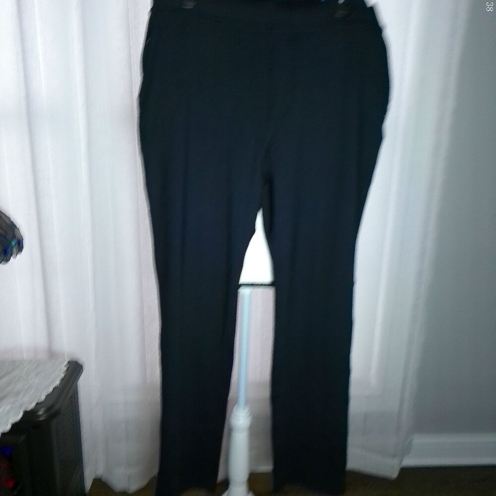 SKECHERS NWT Slip-in Pants NWT Straight Leg Stretch Black Pants w/Pockets  L